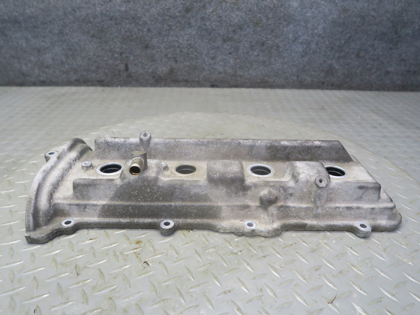 01-06 Lexus LS430 3UZFE Right Engine Motor Cylinder Head Valve Cover OEM