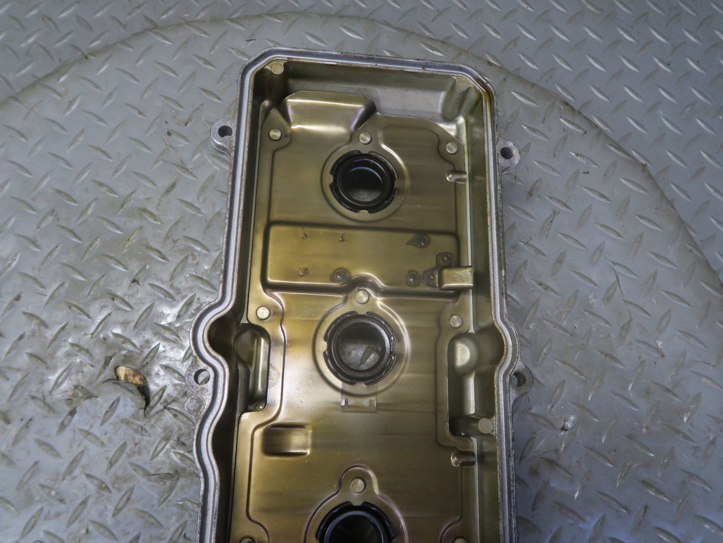01-06 Lexus LS430 3UZFE Right Engine Motor Cylinder Head Valve Cover OEM