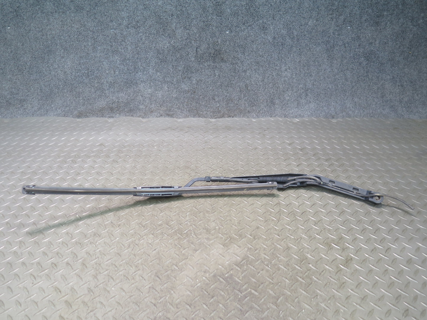 97-04 Chevrolet Corvette C5 Set of 2 Front Left & Right Windshield Wiper Arm OEM