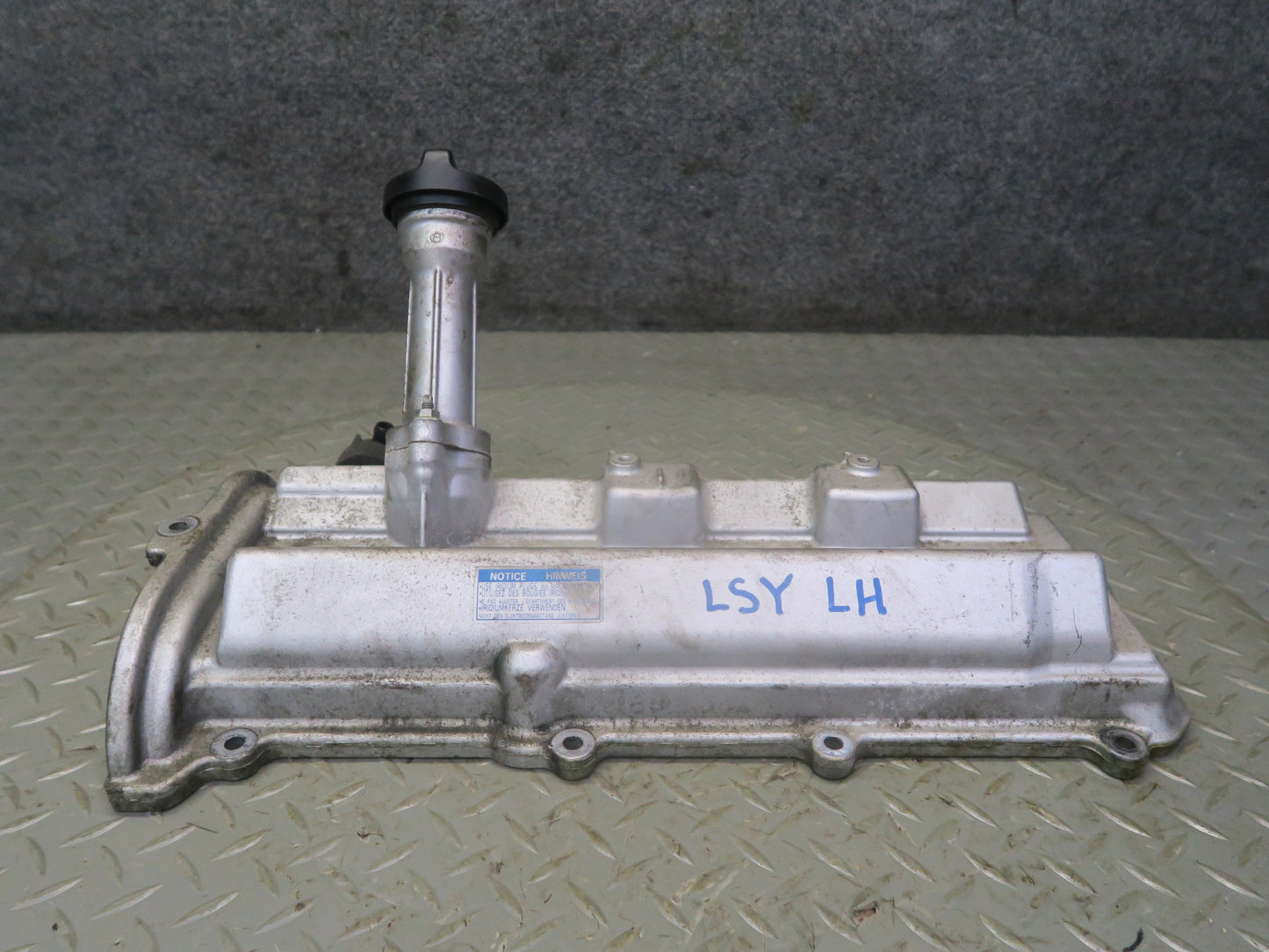 01-06 Lexus LS430 3UZFE Left Engine Cylinder Head Valve Cover w Oil Neck OEM