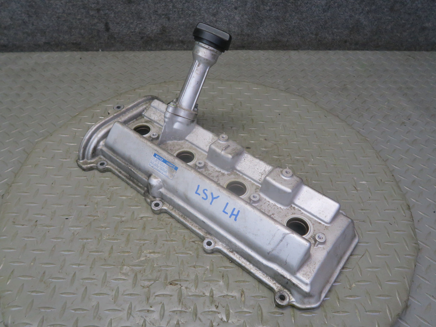 01-06 Lexus LS430 3UZFE Left Engine Cylinder Head Valve Cover w Oil Neck OEM