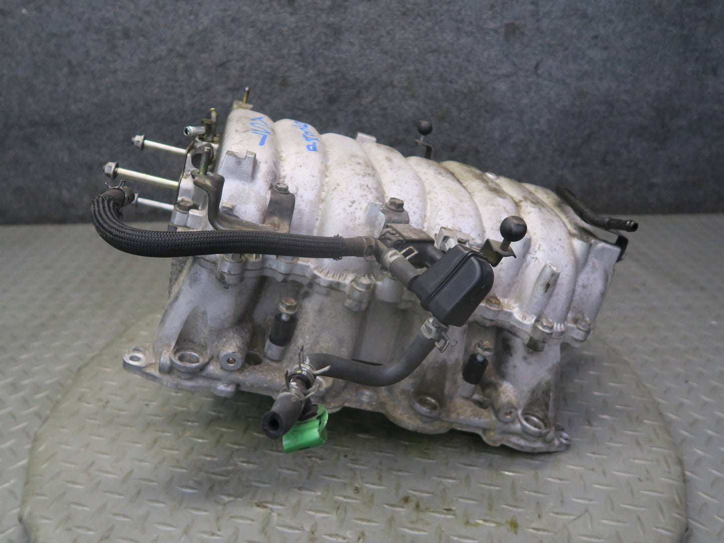 04-06 Lexus LS430 UCF30L 3UZFE Intake Manifold OEM