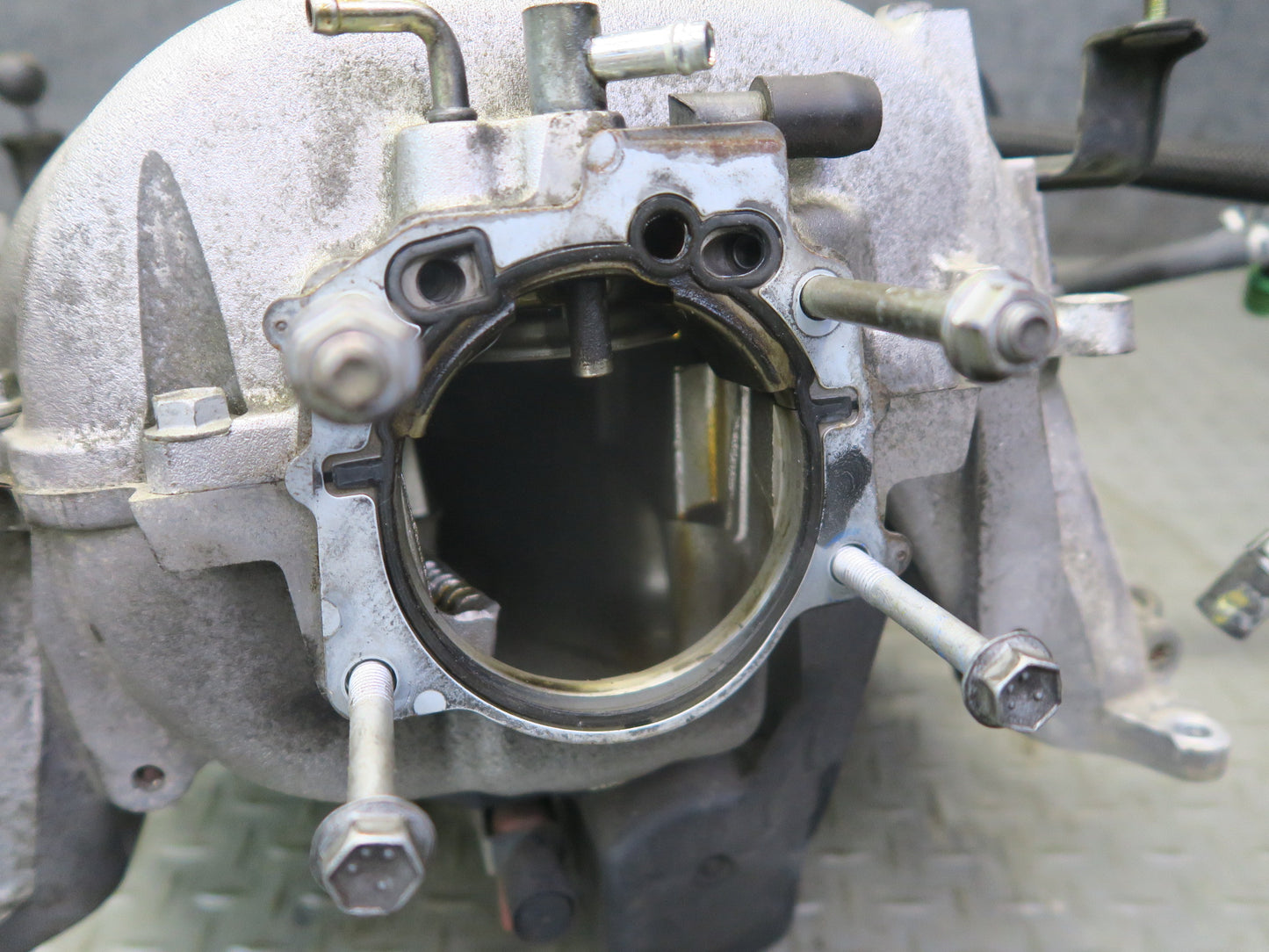 04-06 Lexus LS430 UCF30L 3UZFE Intake Manifold OEM