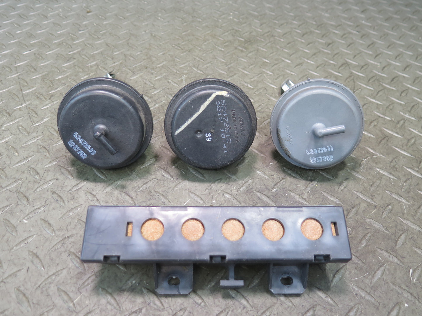 97-04 Chevrolet Corvette C5 Climate Vacuum Valve Module Solenoid Set OEM
