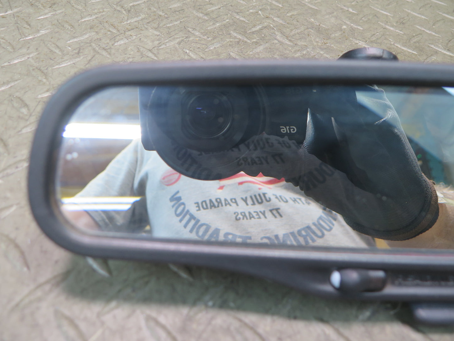 97-04 Chevrolet Corvette C5 Manual Dimming Interior Rear View Mirror OEM