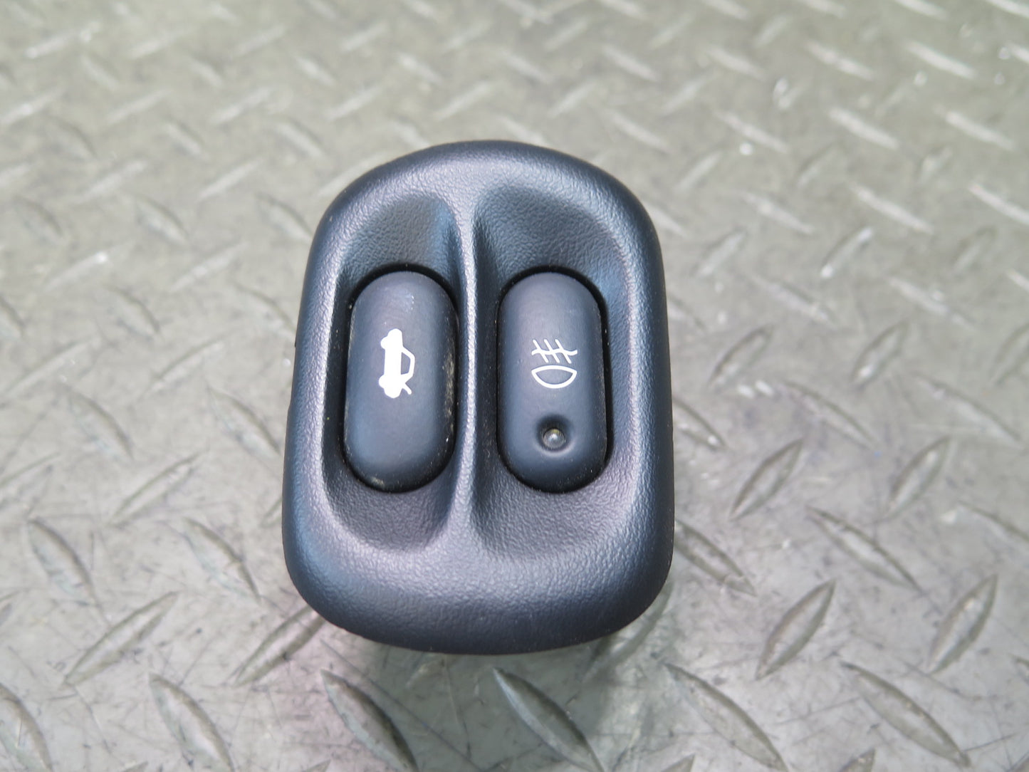 97-04 Chevrolet Corvette C5 Fog Light Trunk Release Switch Button 12135155 OEM