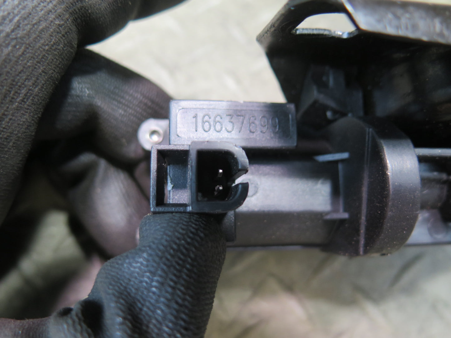 98-04 Chevrolet Corvette C5 Convertible Rear Trunk Hatch Lock Latch OEM