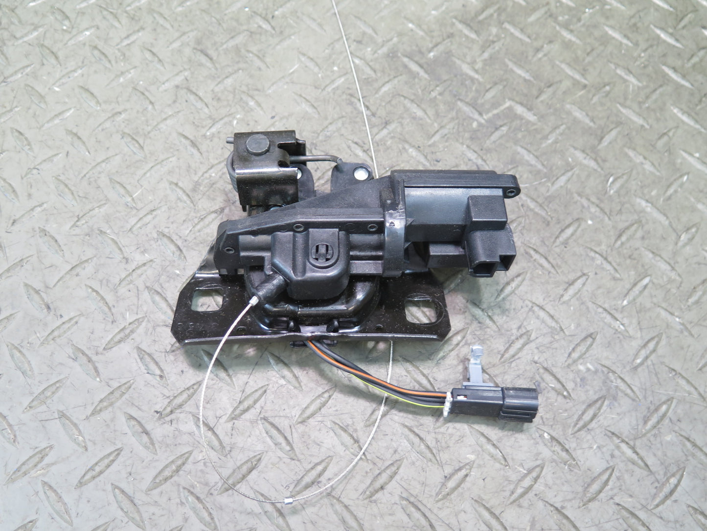98-04 Chevrolet Corvette C5 Convertible Rear Trunk Hatch Lock Latch OEM