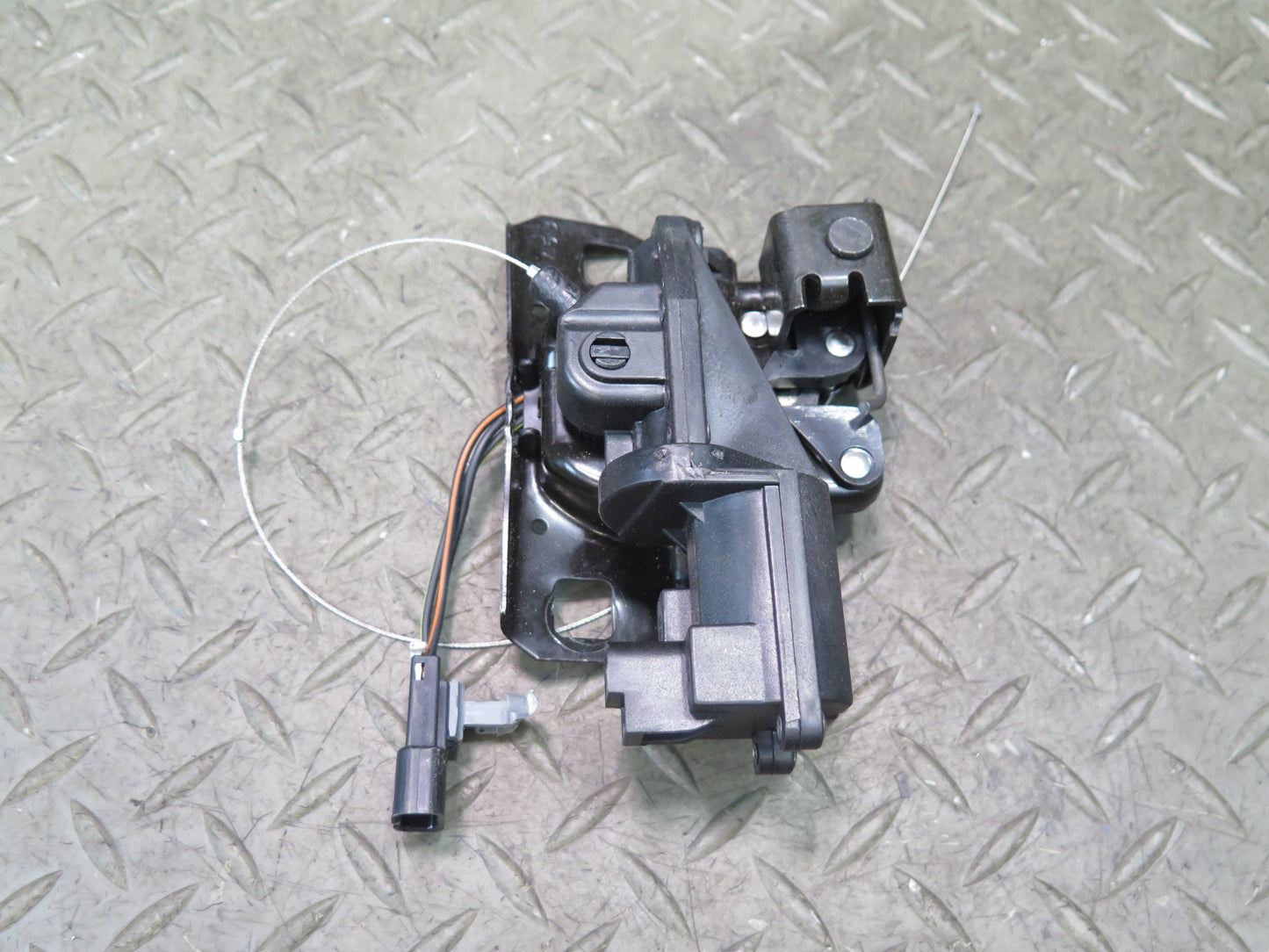 98-04 Chevrolet Corvette C5 Convertible Rear Trunk Hatch Lock Latch OEM