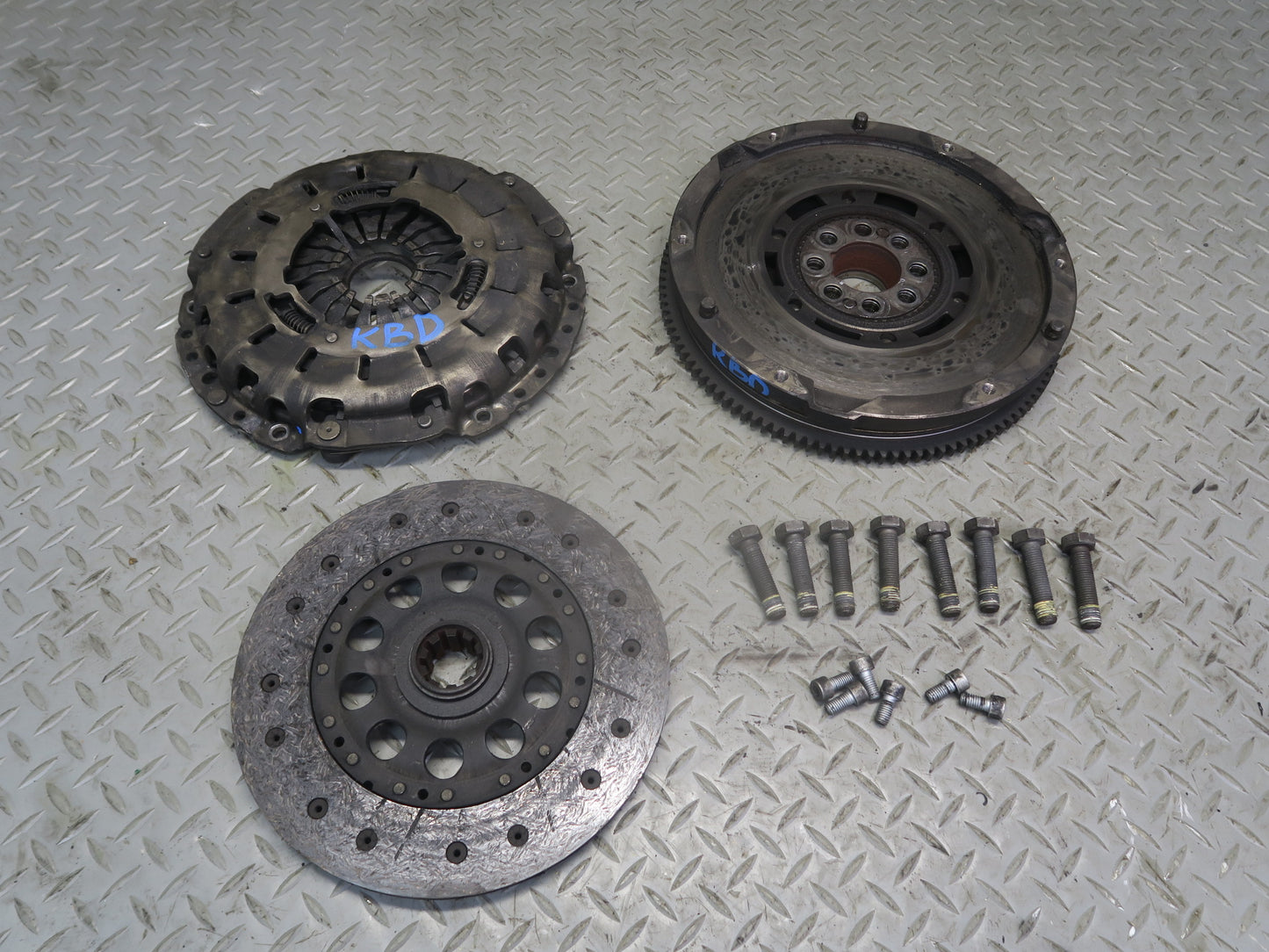 01-06 BMW E46 M3 S6S 420G M/T Transmission Flywheel Pressure Plate Clutch Set