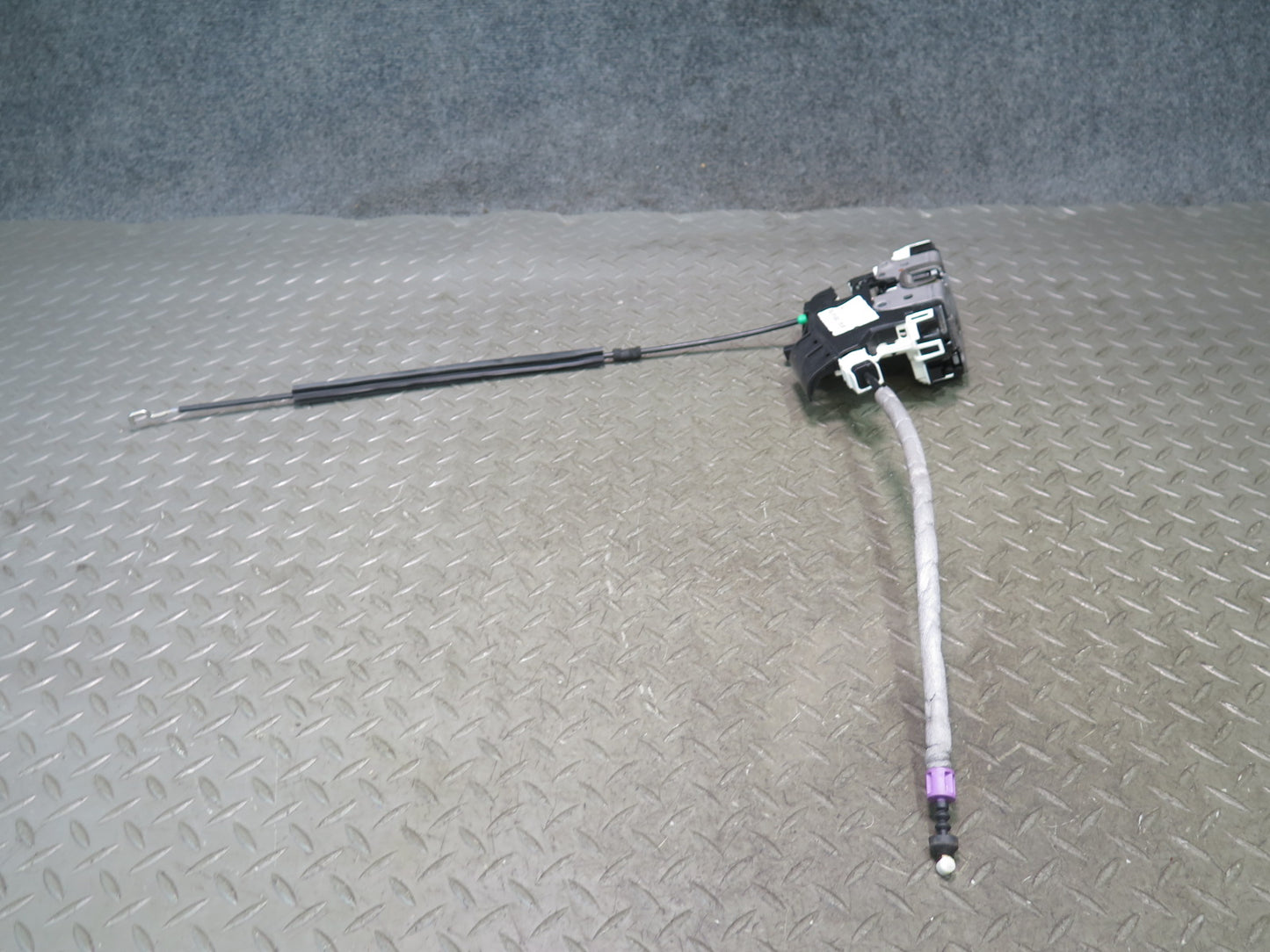 2012-2020 Mercedes R172 SLK SLC Front Right Pass Side Door Latch Lock Actuator