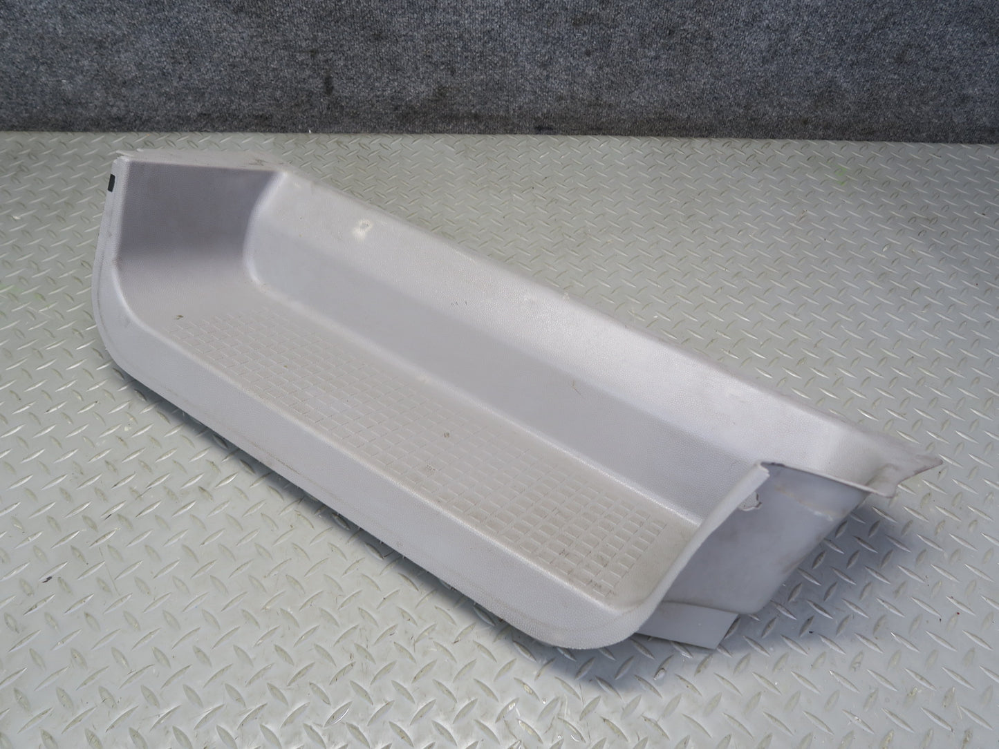 99-03 Volkswagen VW Eurovan T4 Front Right Door Step Trim Panel 701863736B OEM