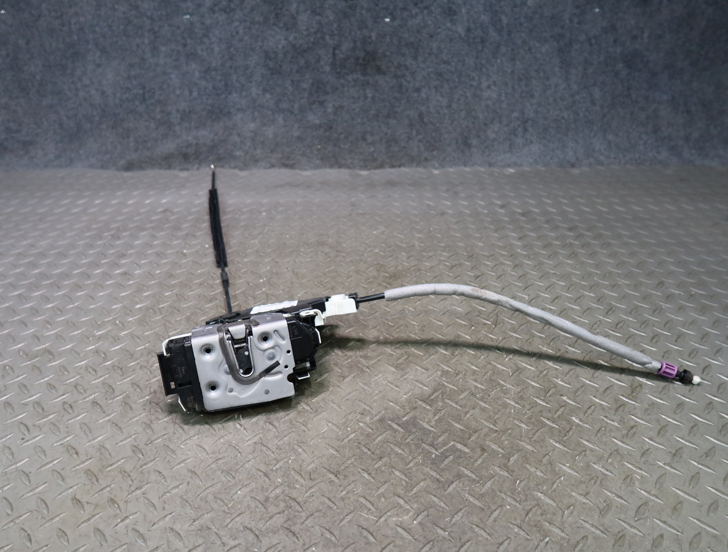 2012-2020 Mercedes R172 SLK SLC Front Left Driver Side Door Latch Lock Actuator