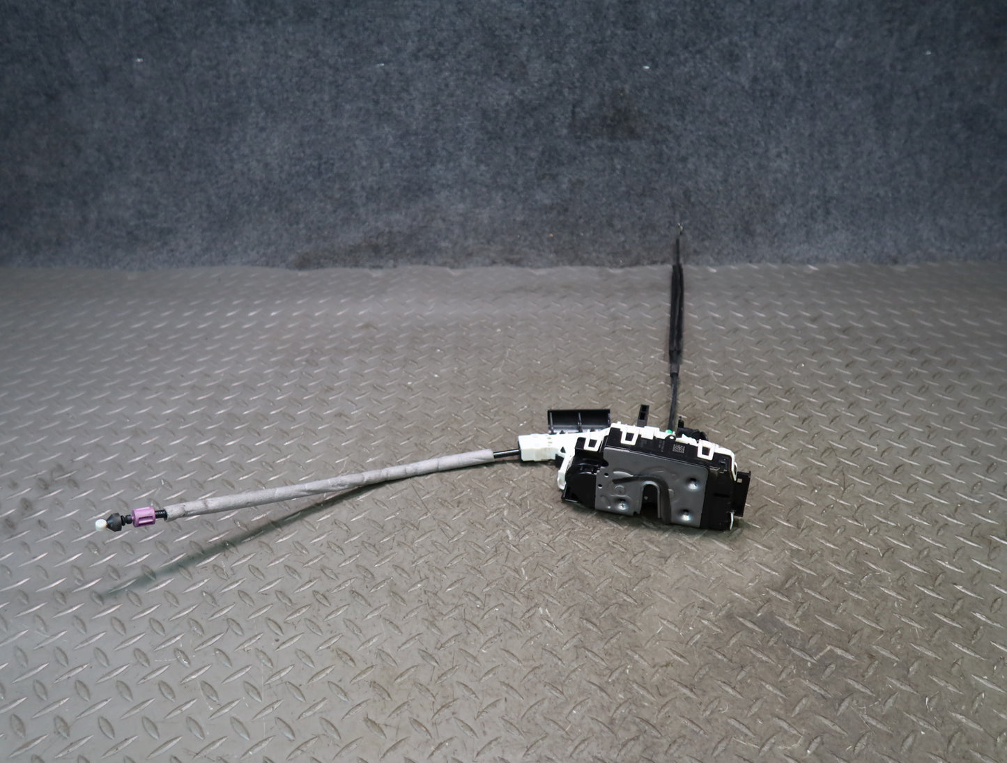 2012-2020 Mercedes R172 SLK SLC Front Left Driver Side Door Latch Lock Actuator