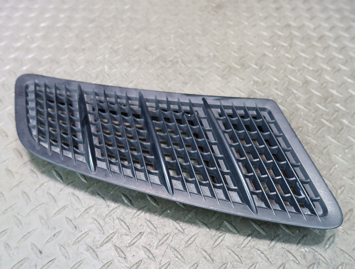 2012-2020 Mercedes R172 SLK SLC Hood Right Passenger Side Vent Grille
