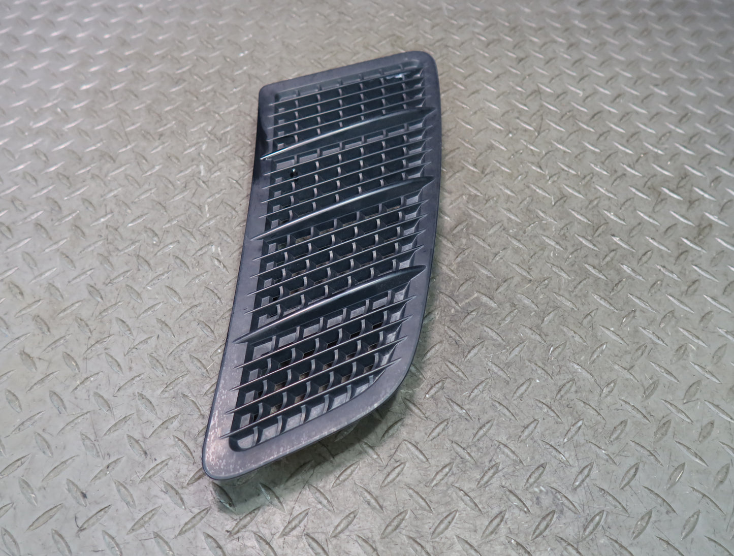2012-2020 Mercedes R172 SLK SLC Hood Right Passenger Side Vent Grille