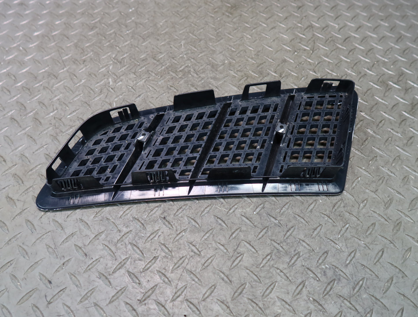 2012-2020 Mercedes R172 SLK SLC Hood Right Passenger Side Vent Grille