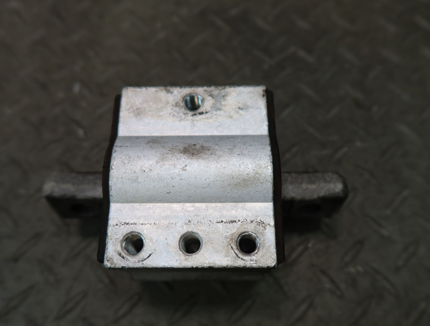 2012-2015 Mercedes R172 SLK250 M271 Automatic Transmission Mount Bracket