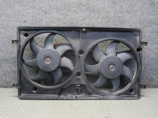 99-03 VW Eurovan T4 2.8L Engine Radiator Cooling Fan Motor Shroud 7D0121207 OEM