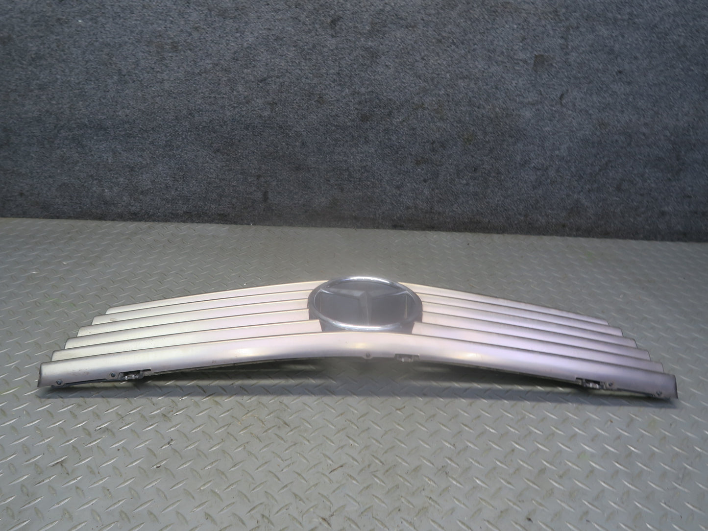 94-02 Mercedes R129 Sl-class Front Hood Grille w Emblem OEM