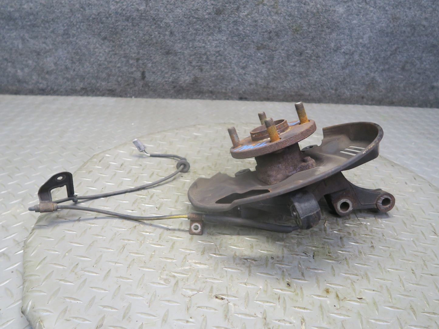 00-05 Toyota MR2 Spyder ZZW30L Front Right Spindle Knuckle Wheel Hub Bearing OEM