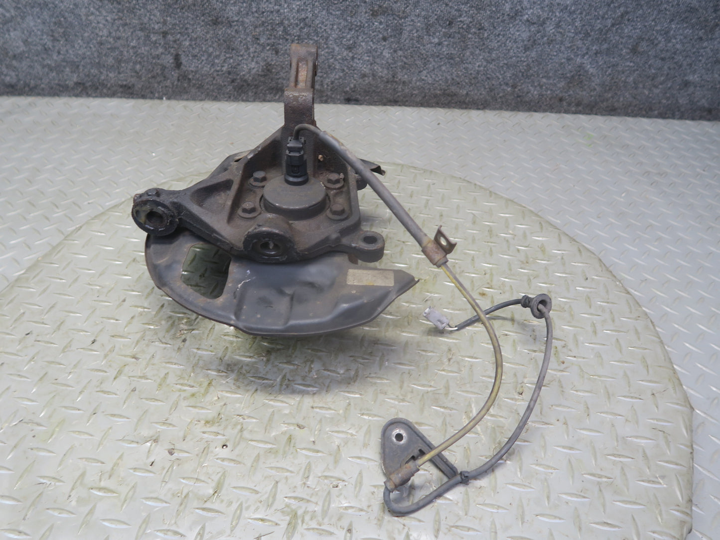 00-05 Toyota MR2 Spyder ZZW30L Front Right Spindle Knuckle Wheel Hub Bearing OEM