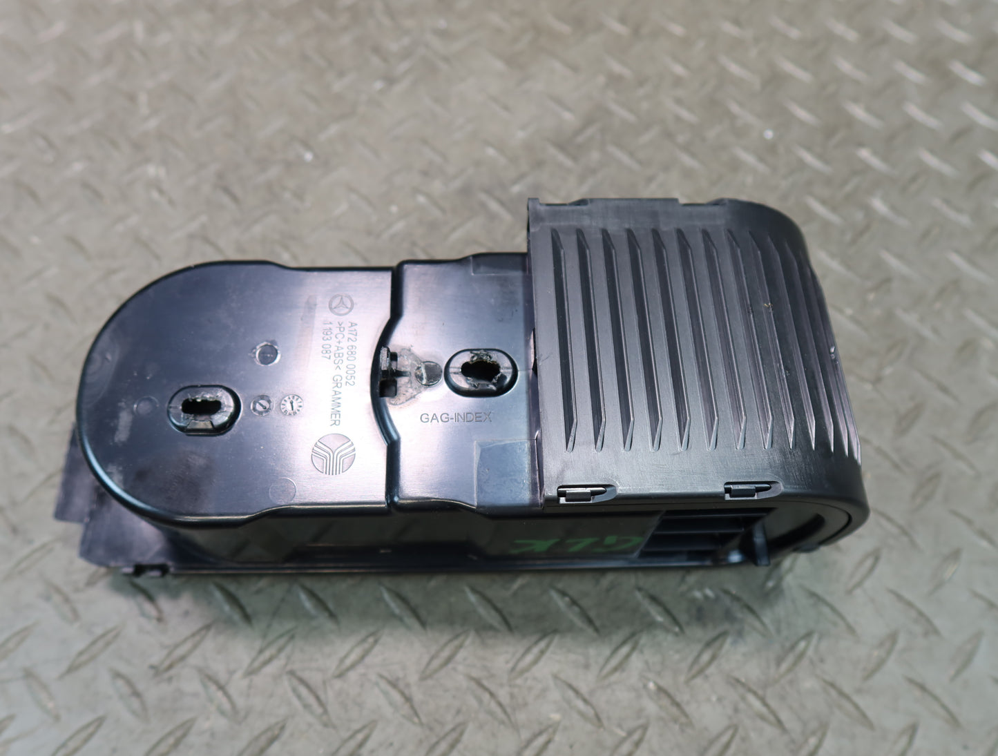2012-2020 Mercedes R172 SLK SLC Center Console Roller Storage CUP Holder Black