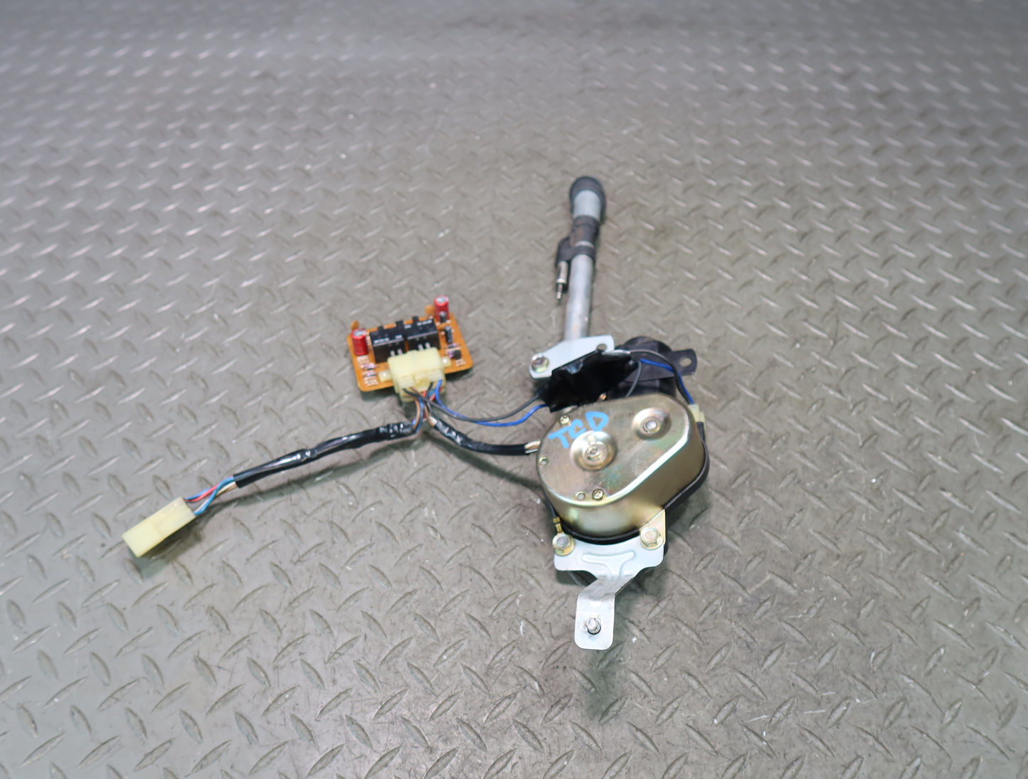 84-88 Toyota Cressida MX73 Sedan Radio Power Antenna w Motor Assembly OEM