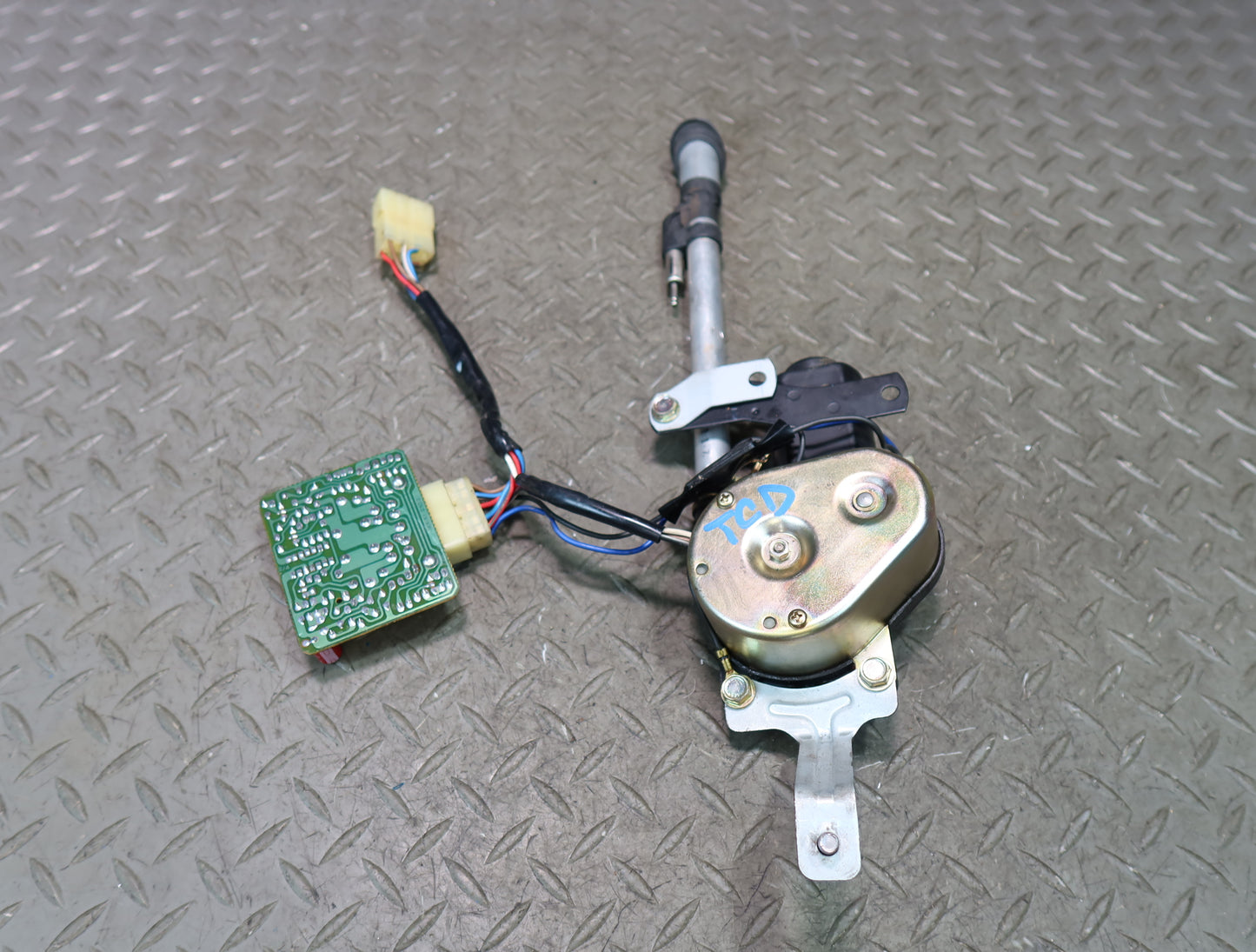 84-88 Toyota Cressida MX73 Sedan Radio Power Antenna w Motor Assembly OEM