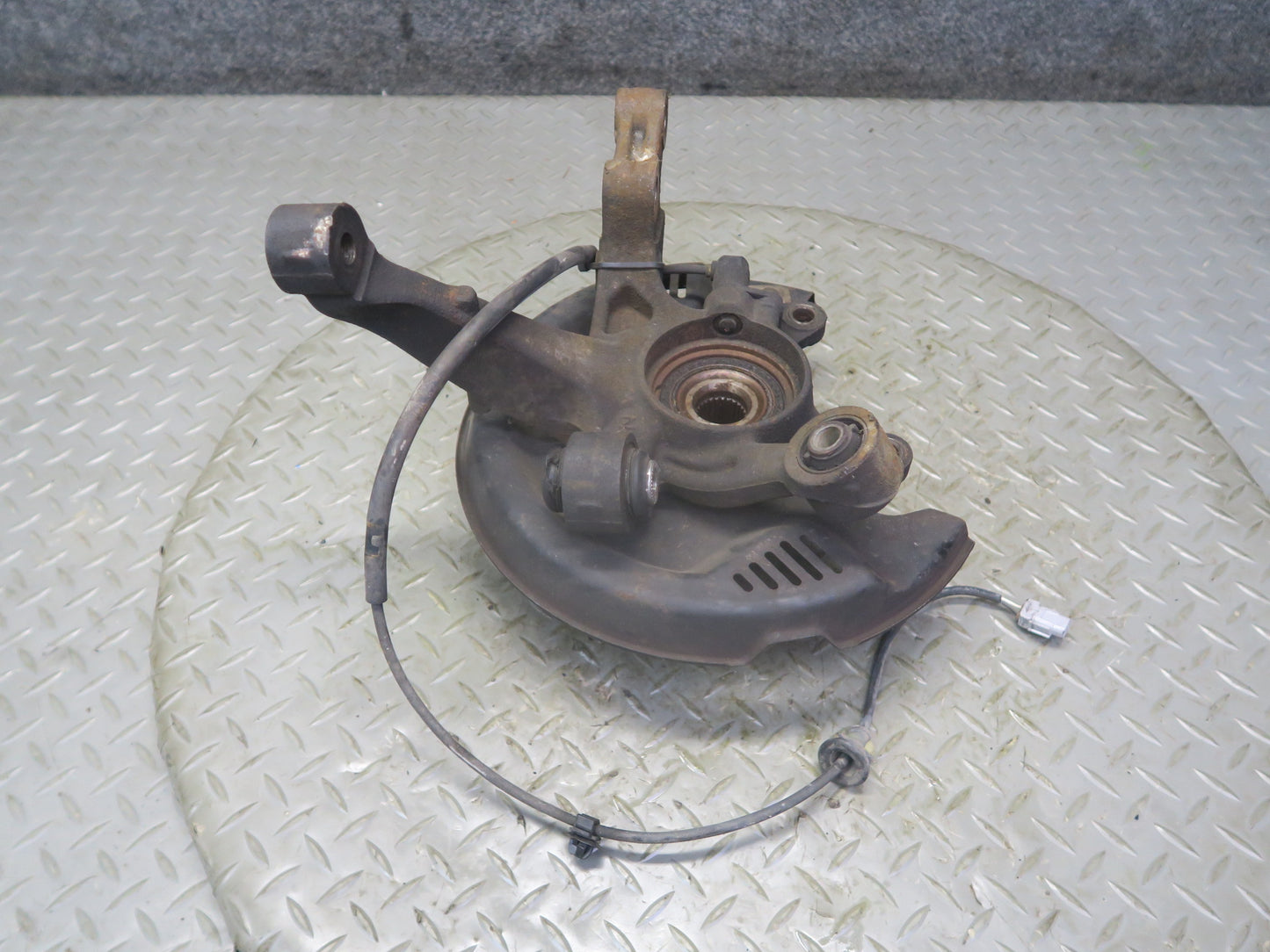 00-05 Toyota MR2 Spyder ZZW30L Rear Left Spindle Knuckle Wheel Hub Bearing OEM