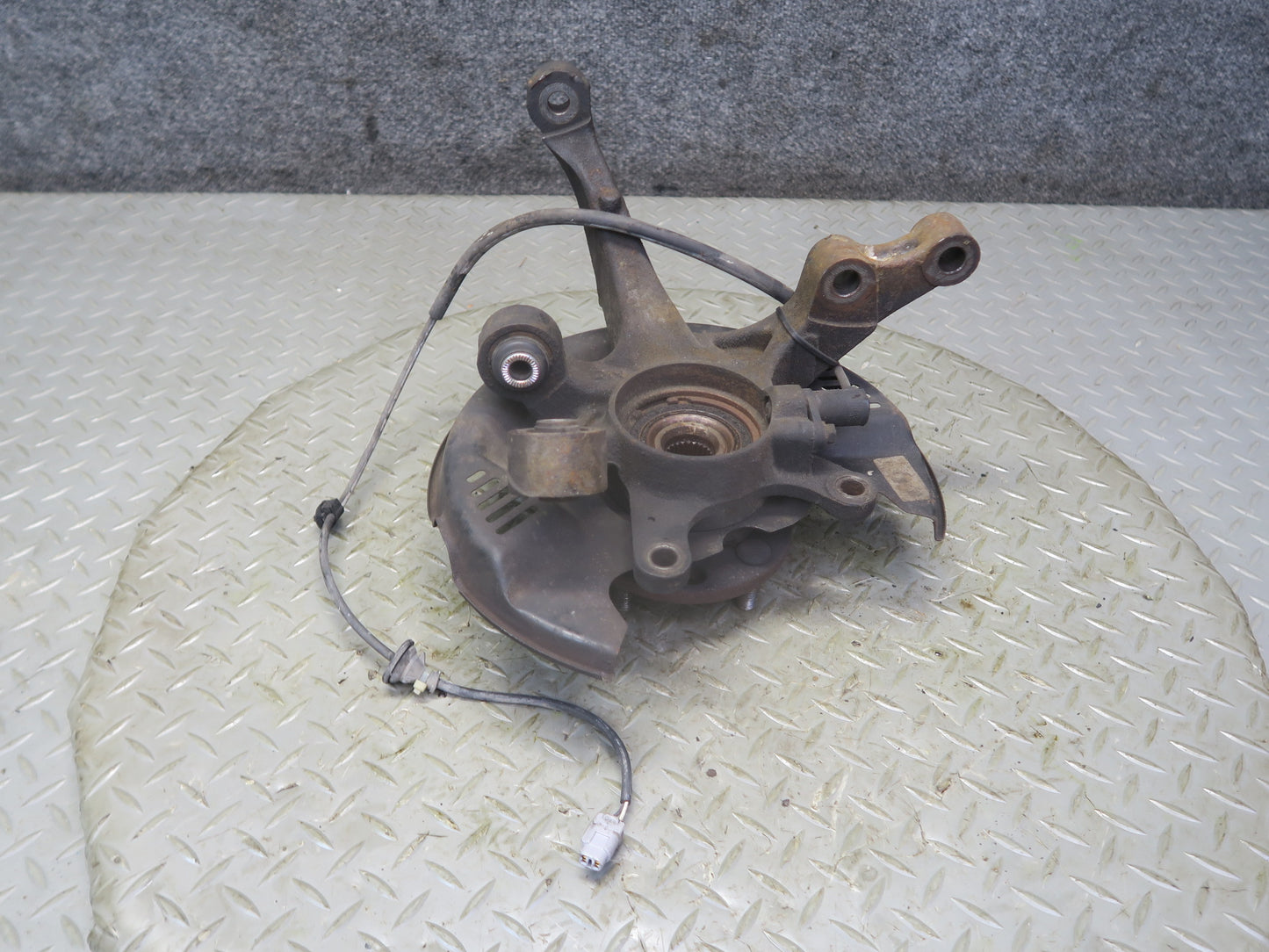 00-05 Toyota MR2 Spyder ZZW30L Rear Left Spindle Knuckle Wheel Hub Bearing OEM