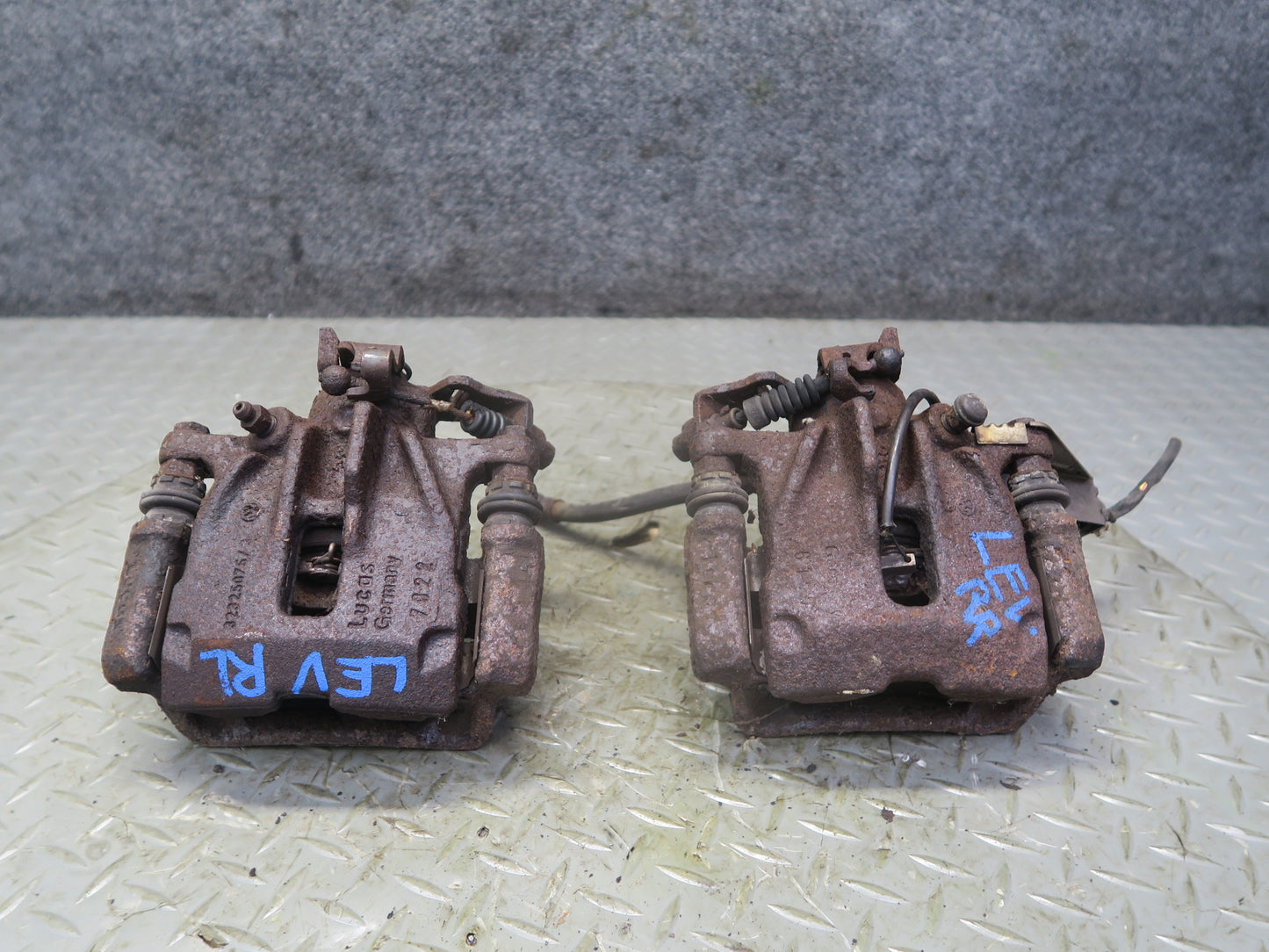 99-00 VW Eurovan T4 2.8L FWD Set of 2 Rear Left & Right Brake Caliper 91K OEM