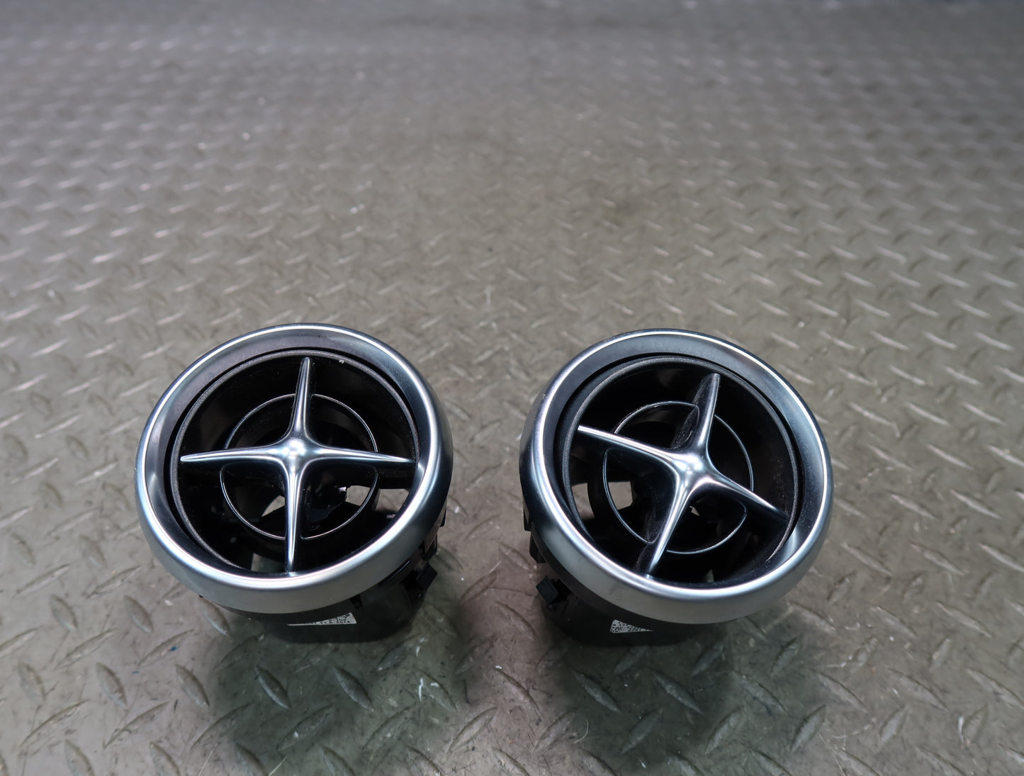 2012-2020 Mercedes R172 SLK SLC Front Left Right Side Dashboard A/C Air Vent Set