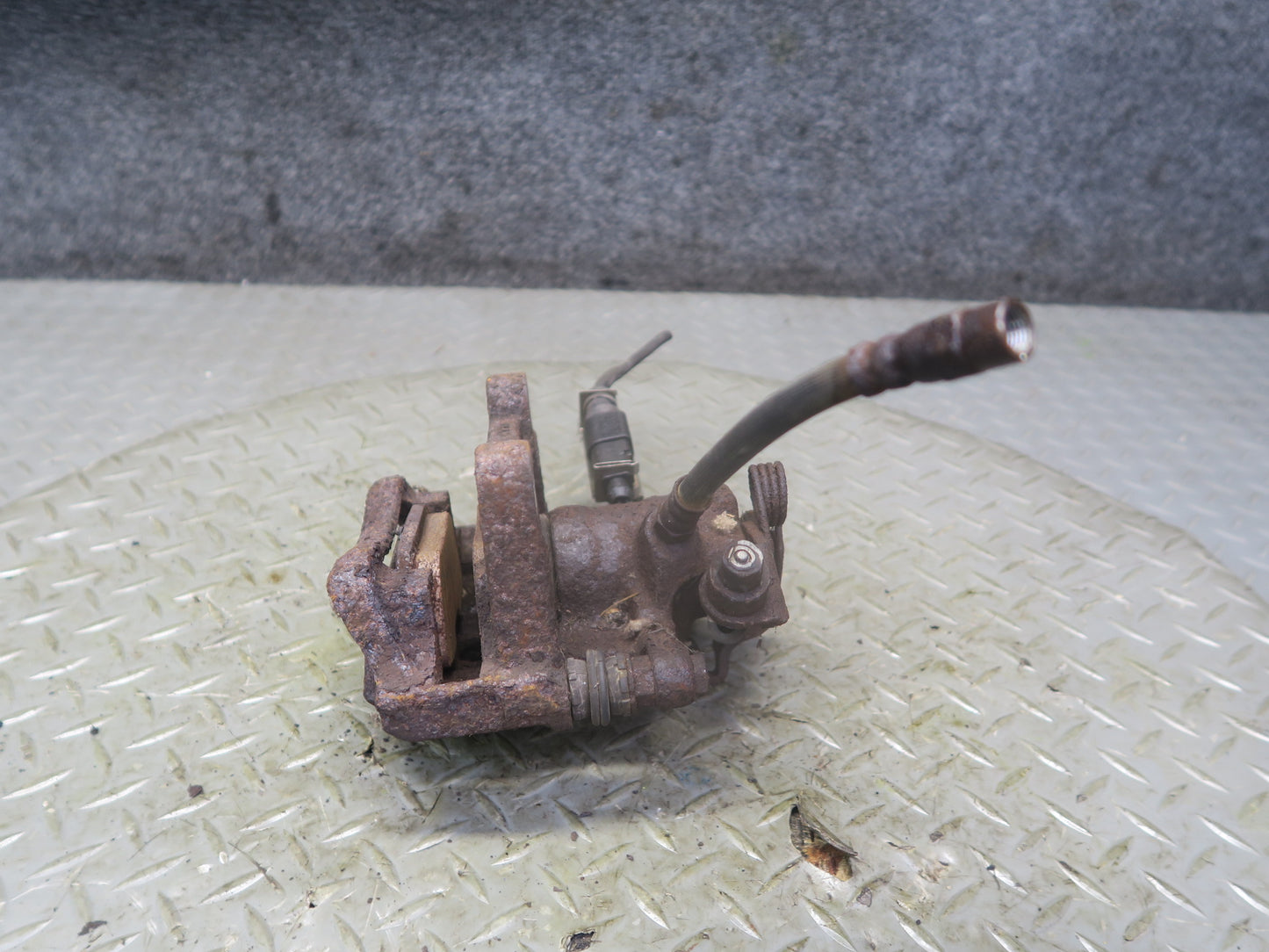 99-00 VW Eurovan T4 2.8L FWD Set of 2 Rear Left & Right Brake Caliper 91K OEM