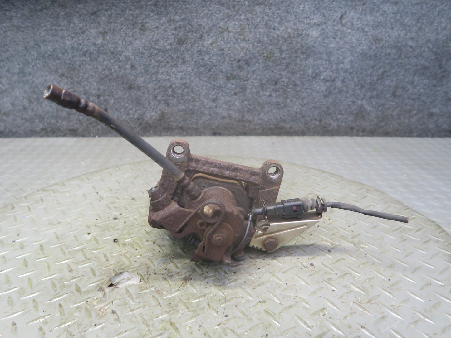 99-00 VW Eurovan T4 2.8L FWD Set of 2 Rear Left & Right Brake Caliper 91K OEM