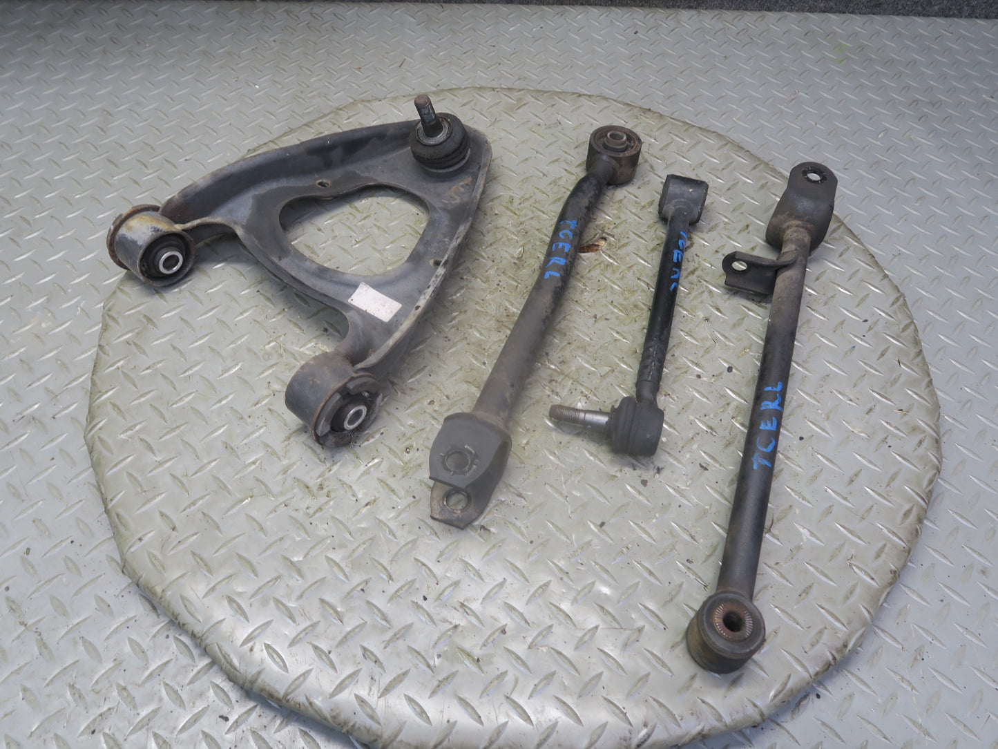 95-97 Toyota Celsior Lexus LS400 Rear Left Upper & Lower Control Arm Set OEM