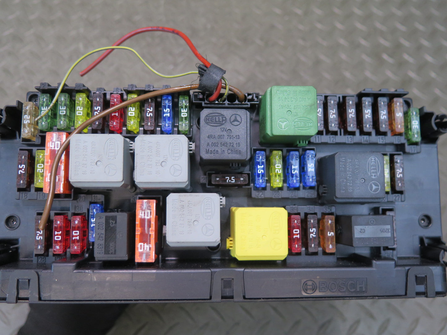 2012-2016 Mercedes R172 SLK Front SAM Module Relay Fuse Box Assembly A2129004425
