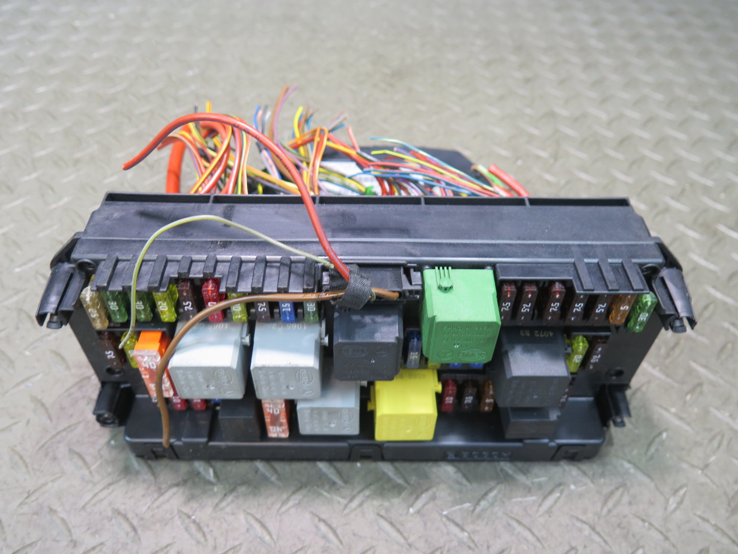 2012-2016 Mercedes R172 SLK Front SAM Module Relay Fuse Box Assembly A2129004425