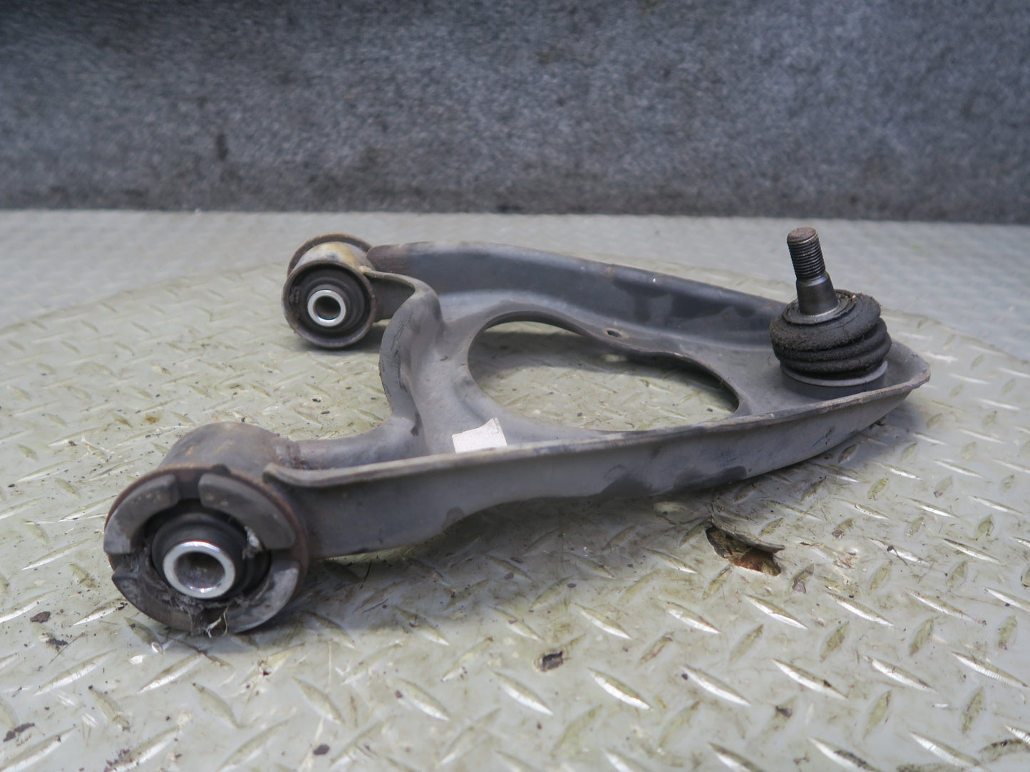 95-97 Toyota Celsior Lexus LS400 Rear Left Upper & Lower Control Arm Set OEM
