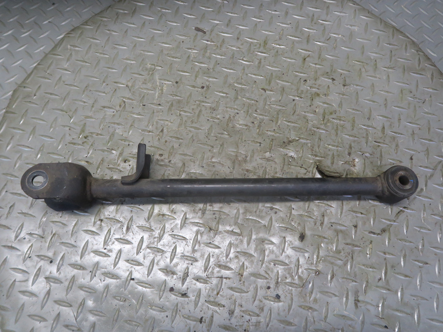 95-97 Toyota Celsior Lexus LS400 Rear Left Upper & Lower Control Arm Set OEM