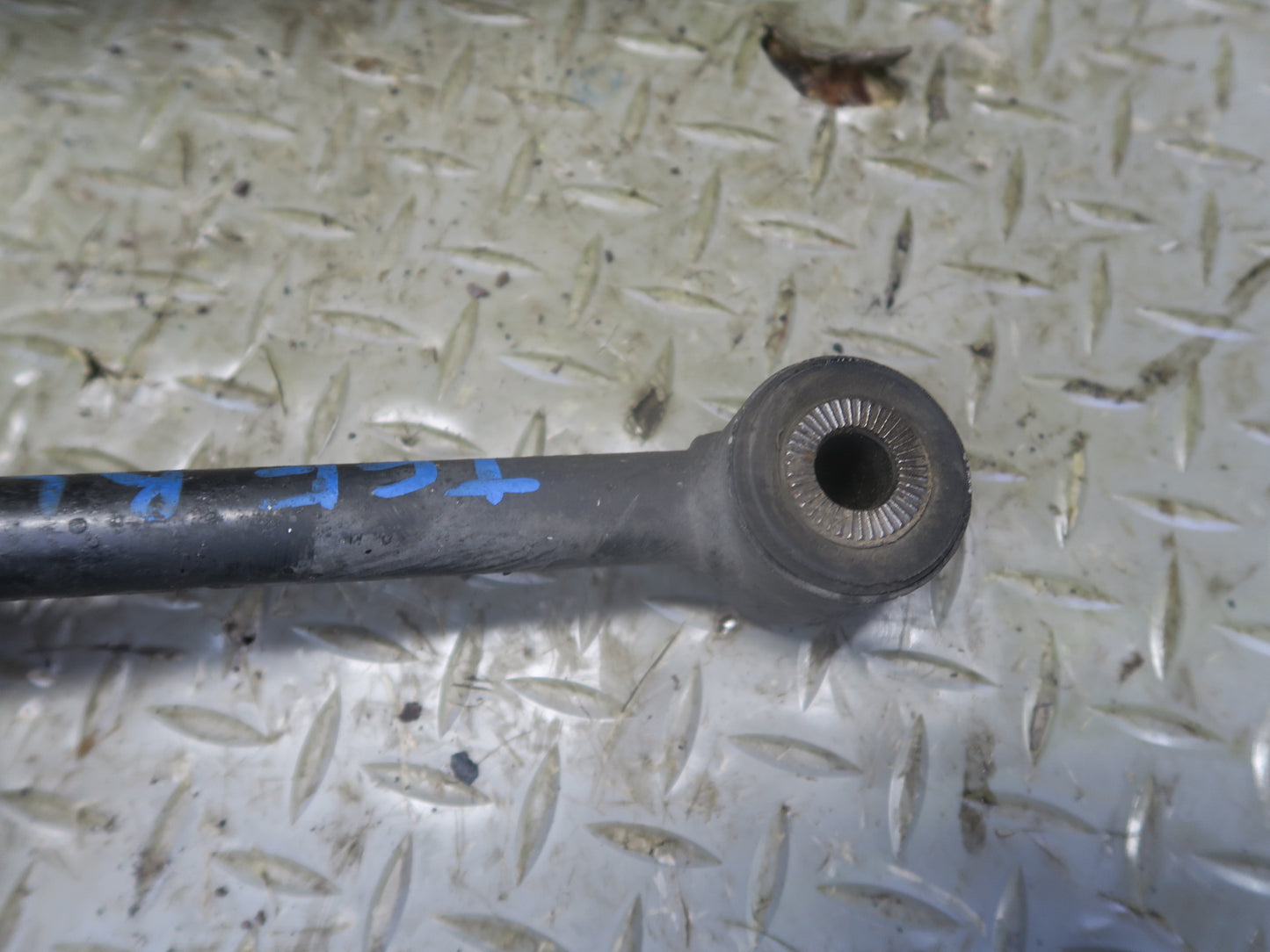 95-97 Toyota Celsior Lexus LS400 Rear Left Upper & Lower Control Arm Set OEM