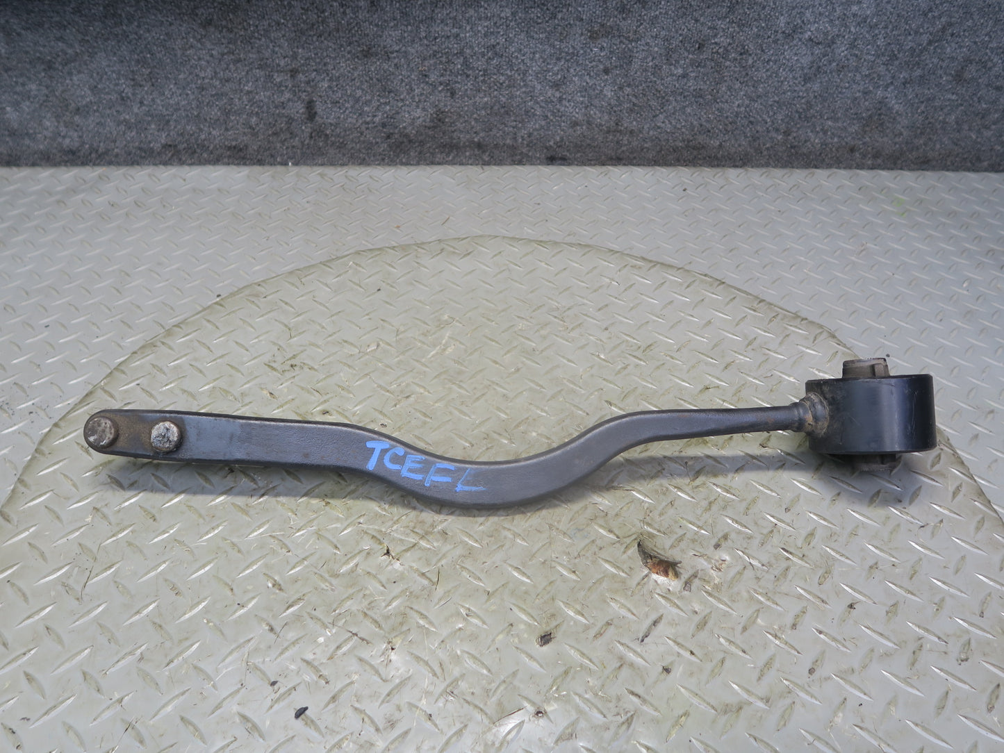 95-00 Toyota Celsior Lexus LS400 Set of 2 Front Left Lower Control Arm OEM