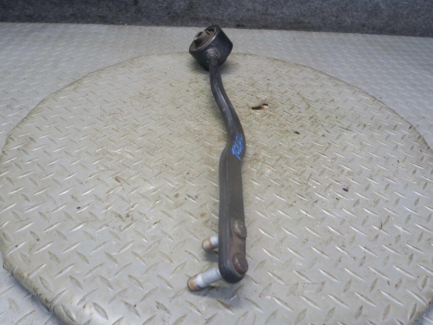 95-00 Toyota Celsior Lexus LS400 Set of 2 Front Left Lower Control Arm OEM