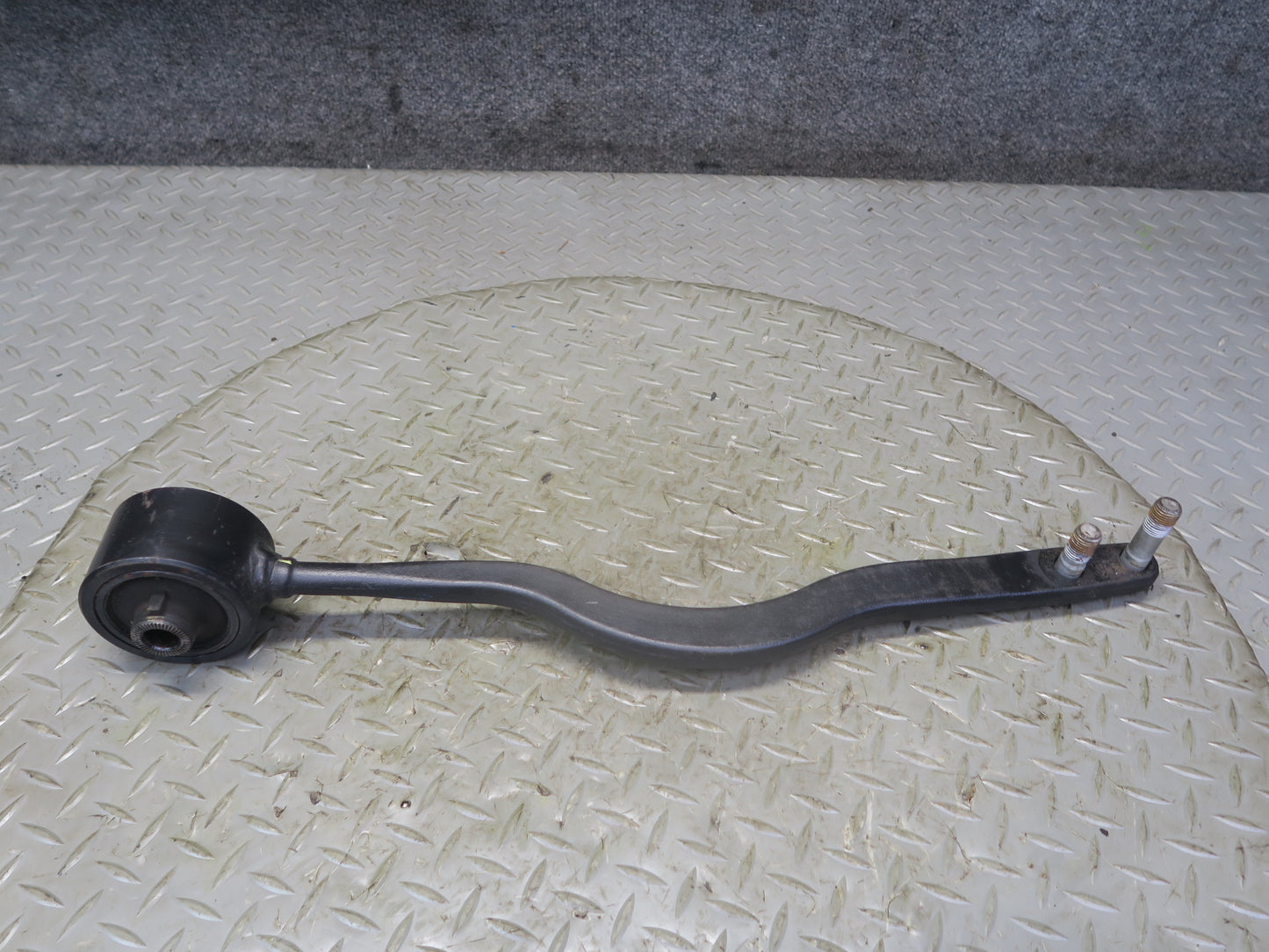 95-00 Toyota Celsior Lexus LS400 Set of 2 Front Left Lower Control Arm OEM