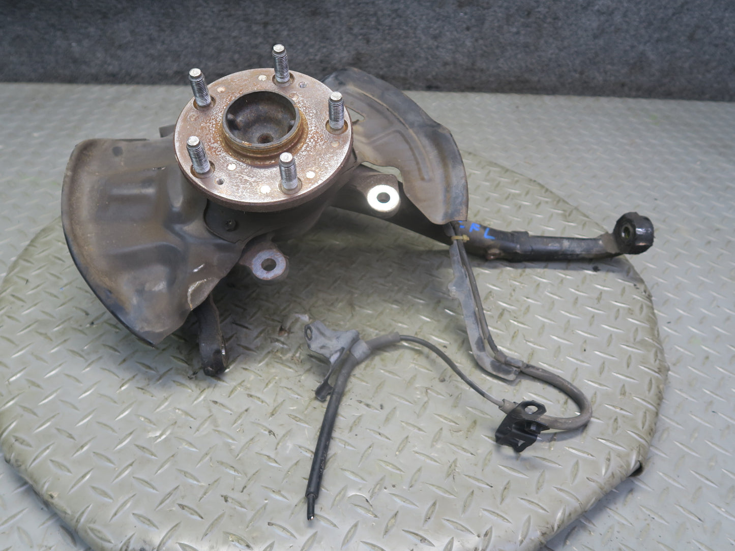 95-97 Toyota Celsior Lexus LS400 UCF20 Front Left Knuckle Wheel Hub Bearing OEM