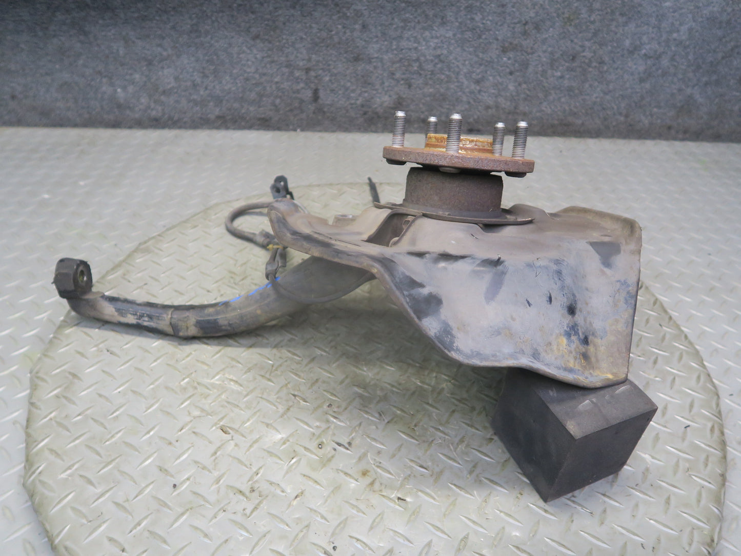 95-97 Toyota Celsior Lexus LS400 UCF20 Front Left Knuckle Wheel Hub Bearing OEM