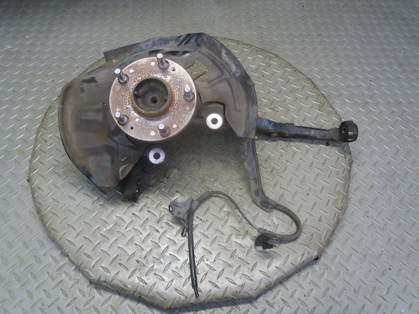 95-97 Toyota Celsior Lexus LS400 UCF20 Front Left Knuckle Wheel Hub Bearing OEM
