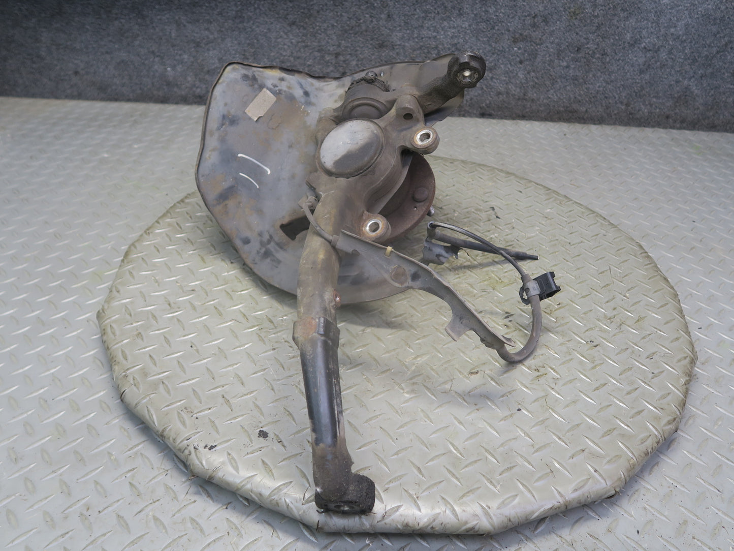 95-97 Toyota Celsior Lexus LS400 UCF20 Front Left Knuckle Wheel Hub Bearing OEM