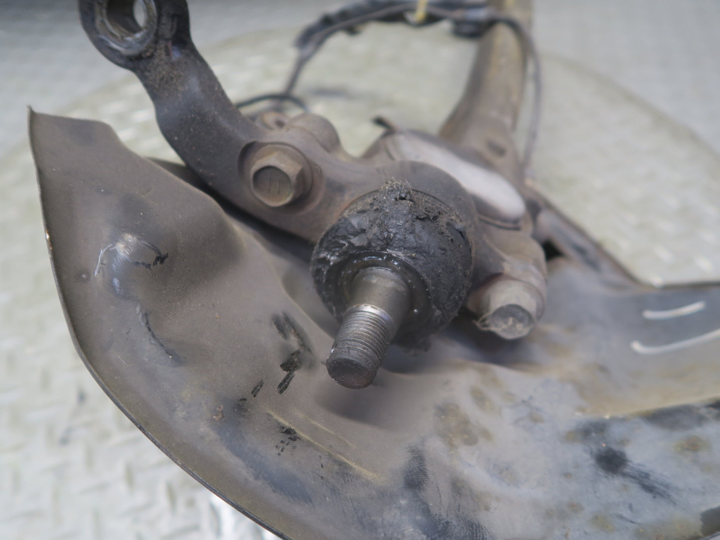 95-97 Toyota Celsior Lexus LS400 UCF20 Front Left Knuckle Wheel Hub Bearing OEM