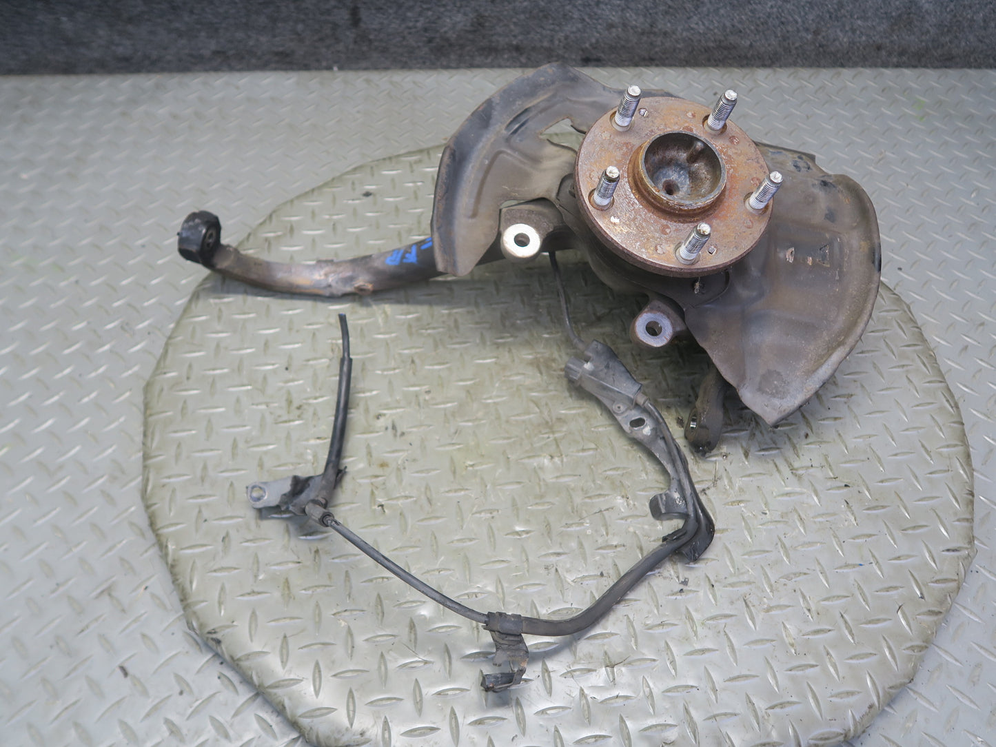 95-97 Toyota Celsior Lexus LS400 UCF20 Front Right Knuckle Wheel Hub Bearing OEM